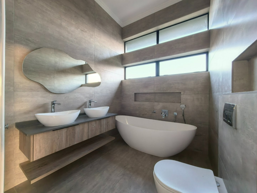 4 Bedroom Property for Sale in Welgelegen Western Cape